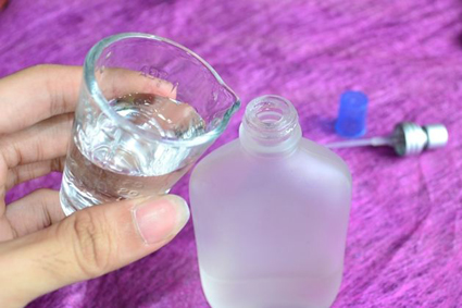 صناعة مزيل عرق بأقل التكاليف بالمنزل